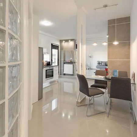 Апартаменты Ace Location | Luxury Building *